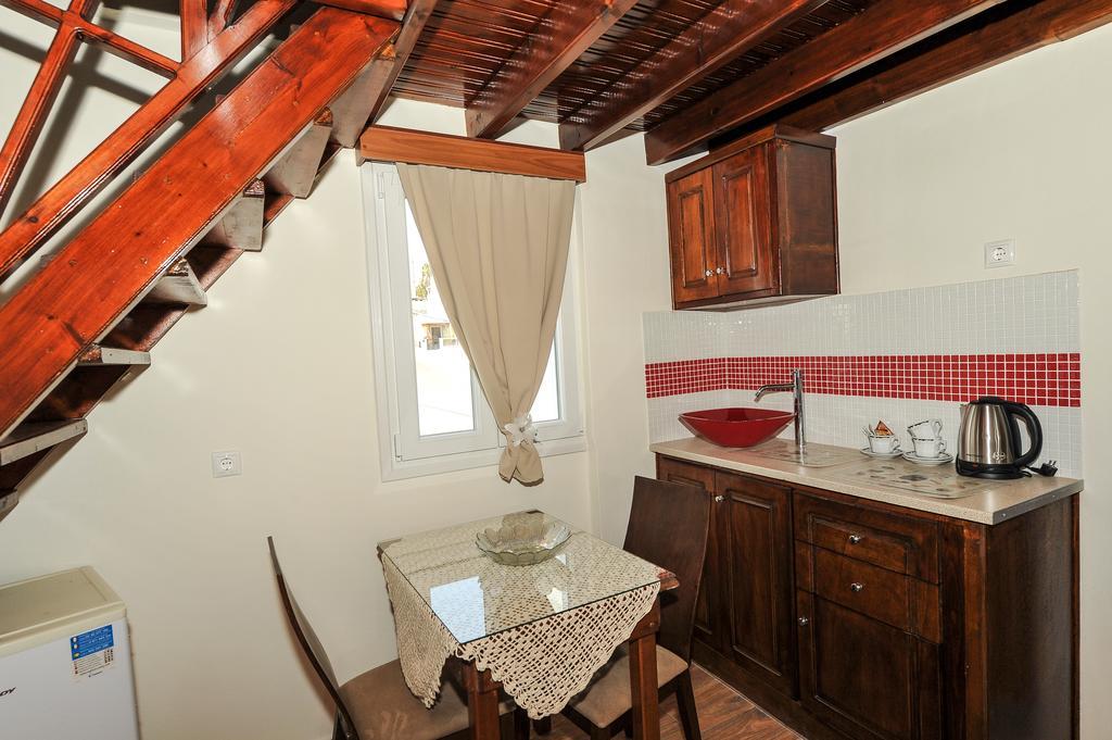 Asterolithos Apartment Fira  Exterior photo